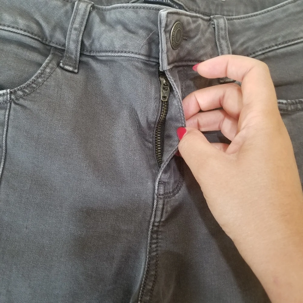 AMERICAN EAGLE Super Stretch Jegging Jeans Dark Gray Color, Size 10 Short. - Picture 8 of 13